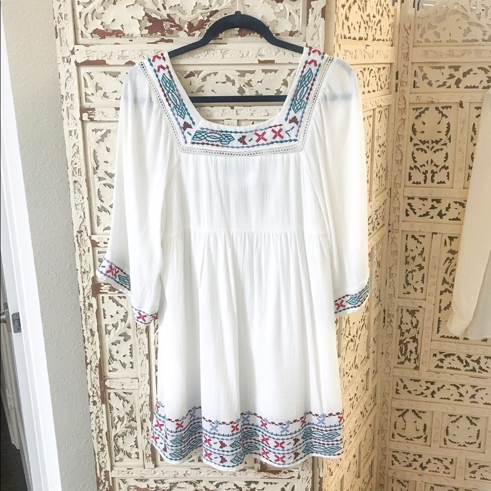 Romeo & Juliet Couture White W/Colorful Trim Dress